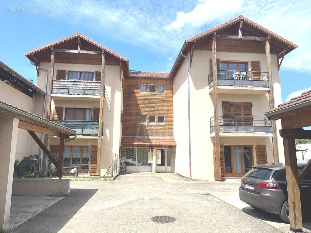 Appartement à SAINT-ETIENNE-DE-SAINT-GEOIRS