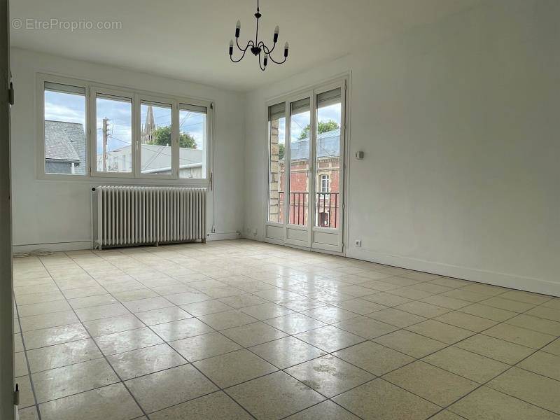 Appartement à LILLEBONNE