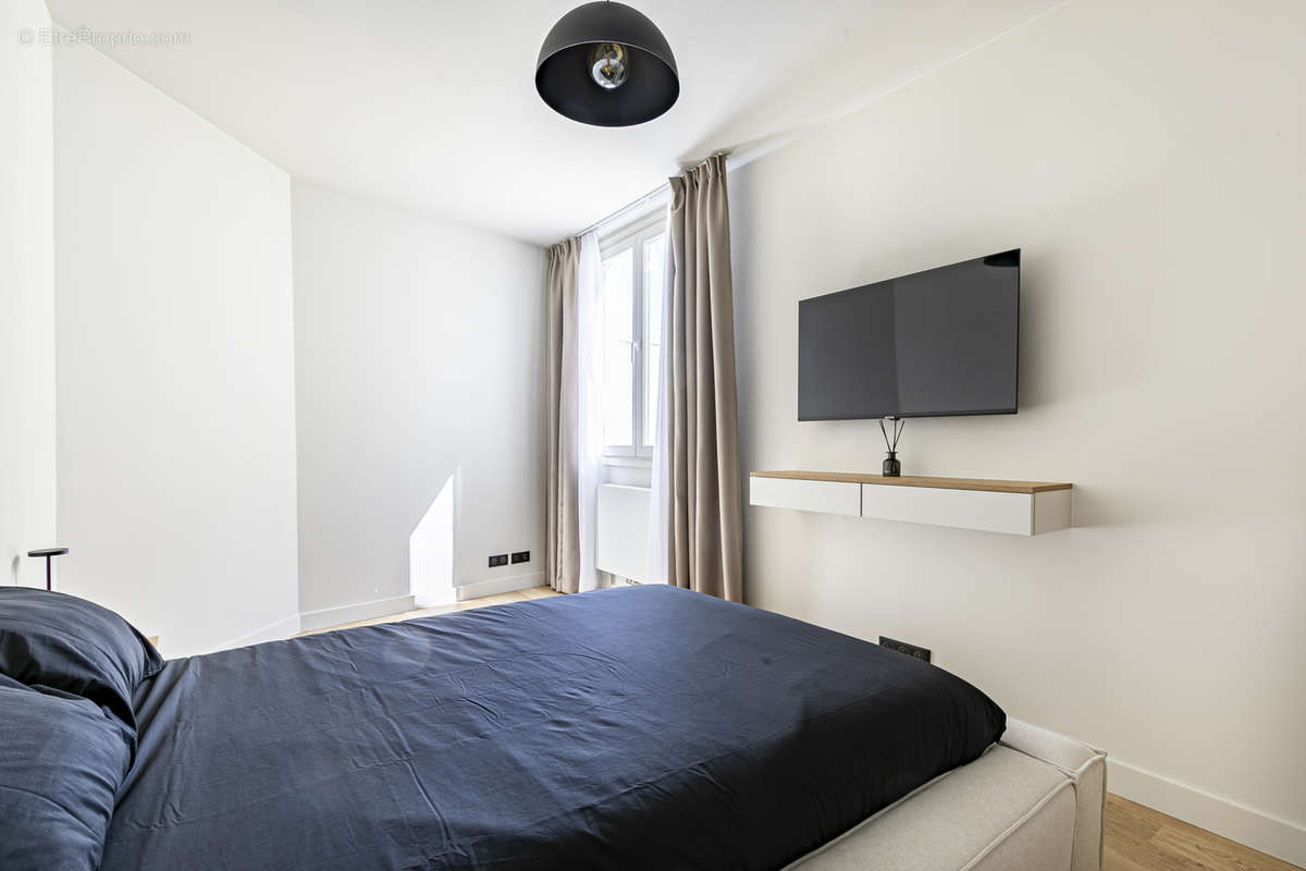 Appartement à PARIS-7E