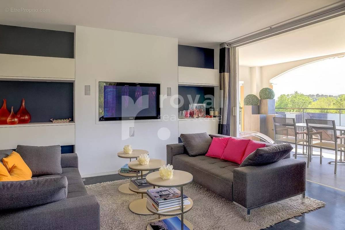 Appartement à MOUGINS