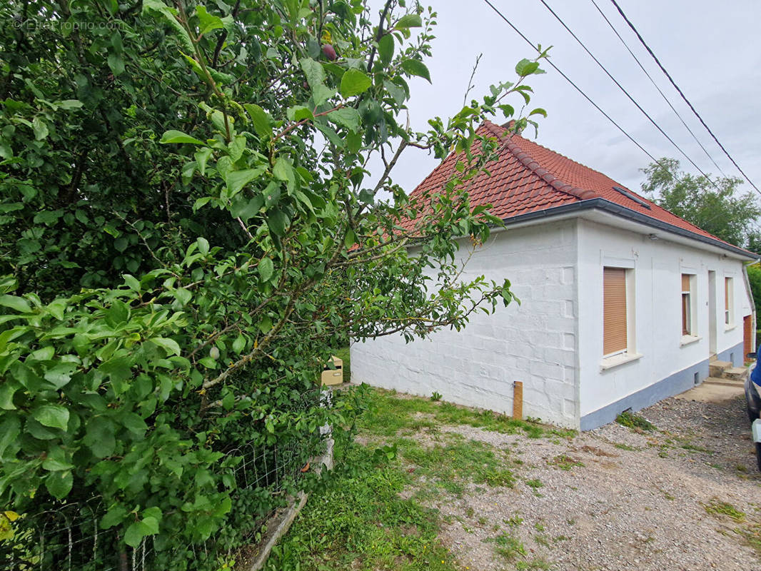 Maison à AIX-EN-ERGNY