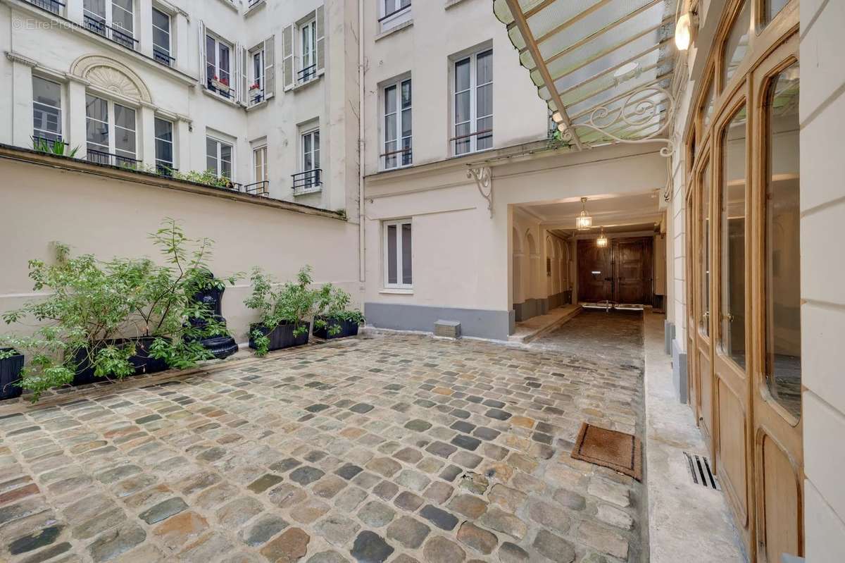 Appartement à PARIS-9E