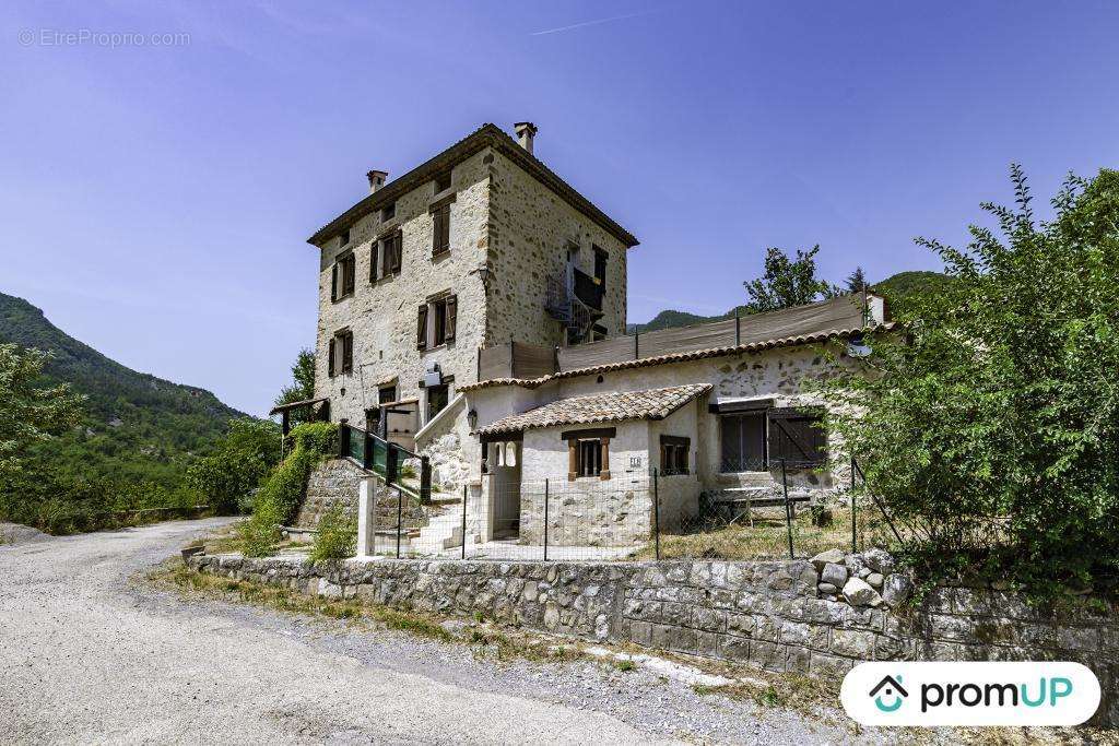 Maison à VILLARS-SUR-VAR