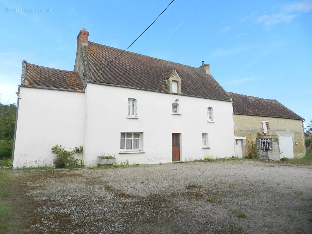 Maison à SAINT-PIERRE-SUR-DIVES