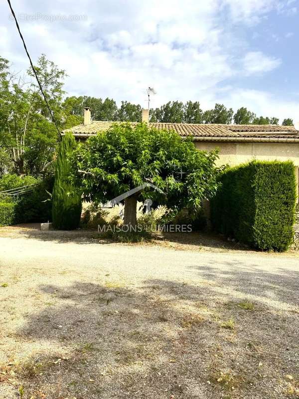 Maison à ROUSSILLON