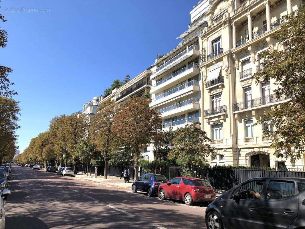 Appartement à NEUILLY-SUR-SEINE