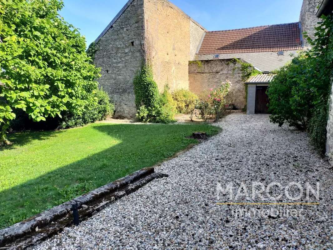 Maison à BENEVENT-L&#039;ABBAYE