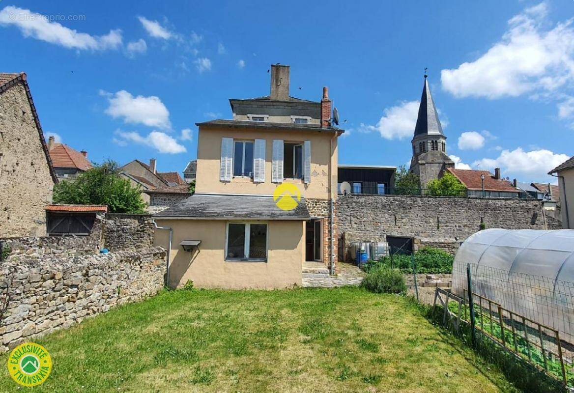 Maison à AUZANCES