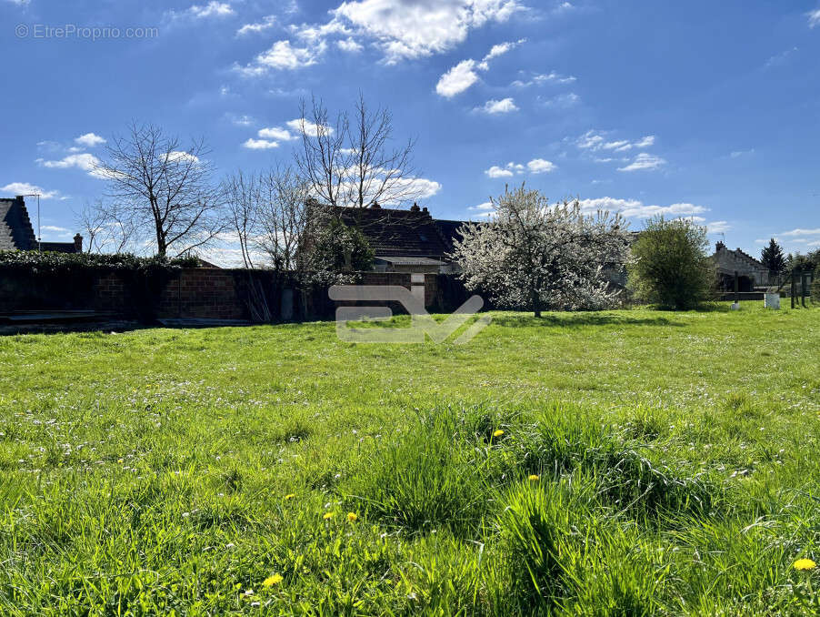 Terrain à VAILLY-SUR-AISNE