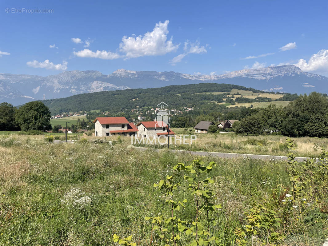 Terrain à JARRIE