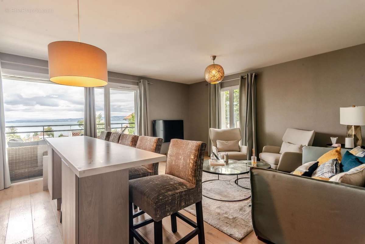 Appartement à EVIAN-LES-BAINS