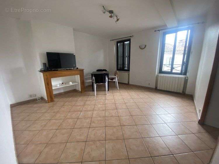 Appartement à CAZERES