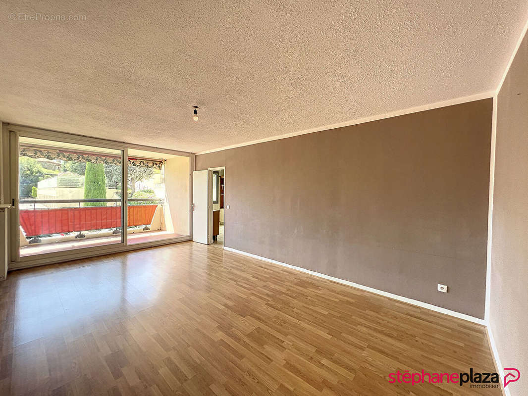 Appartement à MANDELIEU-LA-NAPOULE