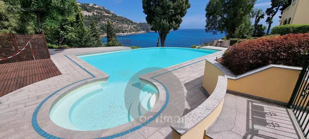 Appartement à ROQUEBRUNE-CAP-MARTIN