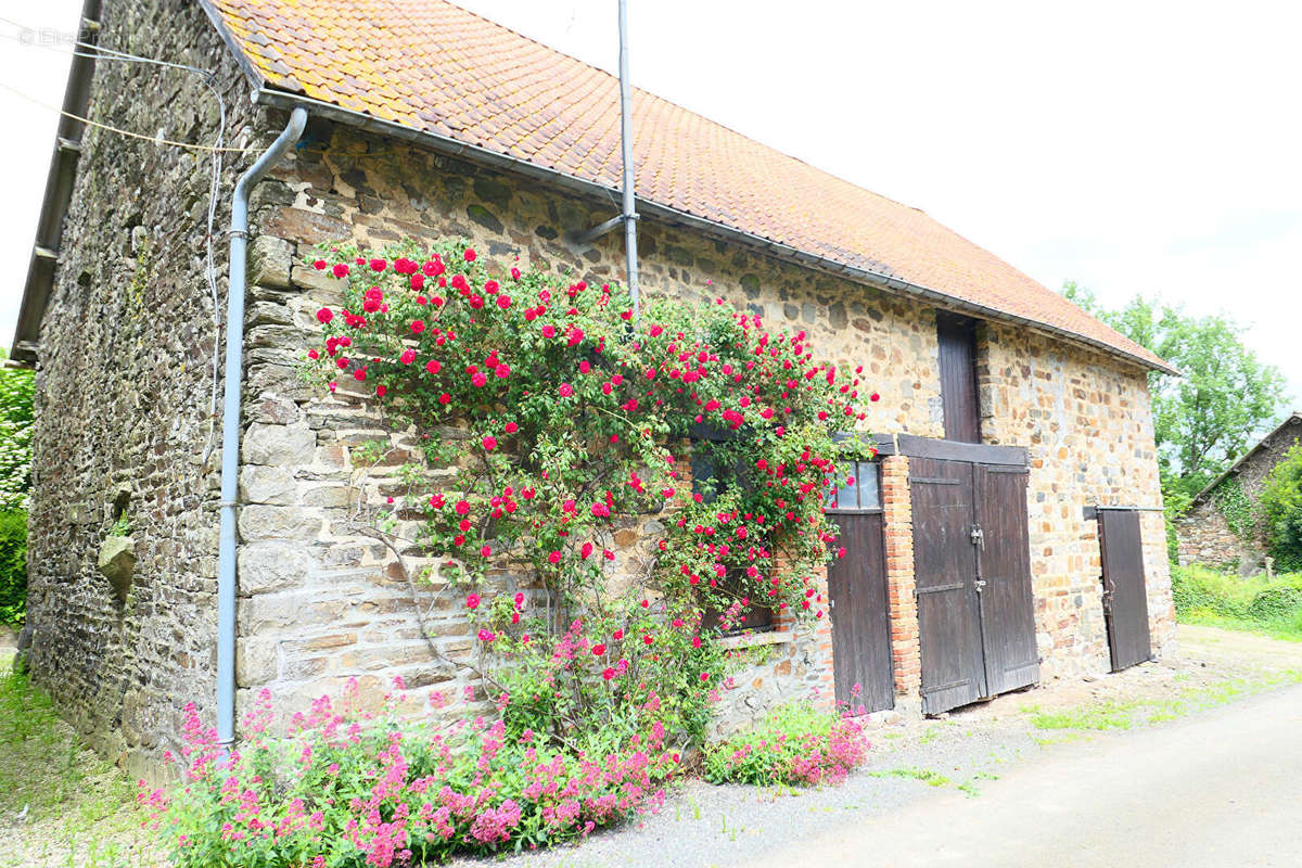 Maison à BARENTON