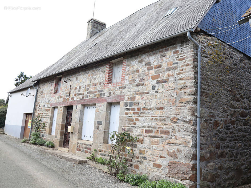 Maison à BARENTON