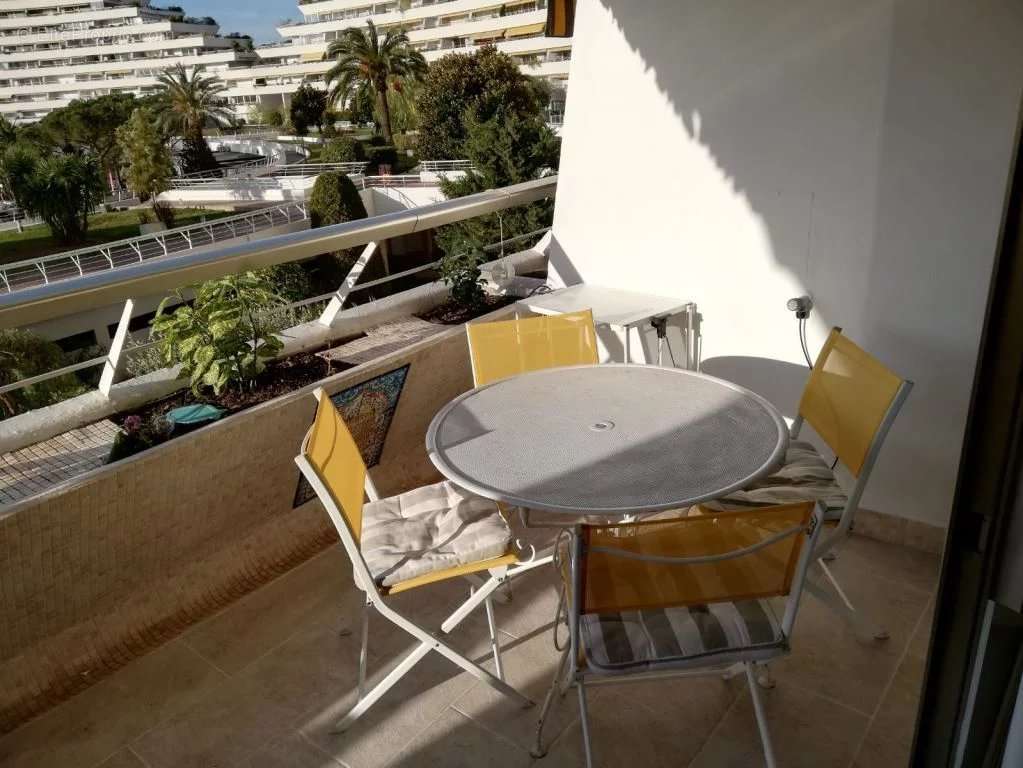 Appartement à VILLENEUVE-LOUBET