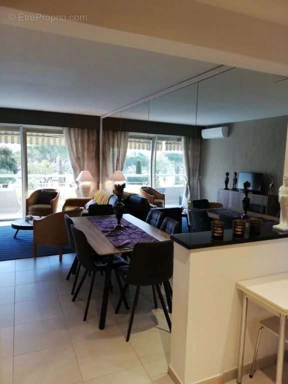 Appartement à VILLENEUVE-LOUBET