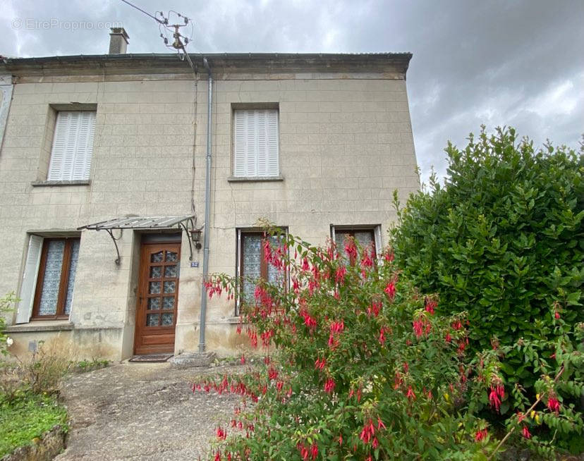 Maison à NEUILLY-SAINT-FRONT