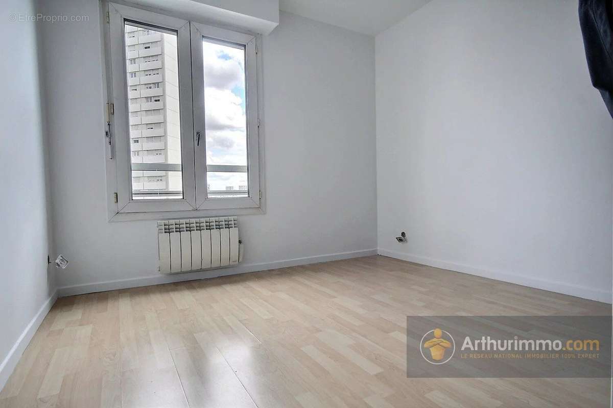 Appartement à CHARENTON-LE-PONT