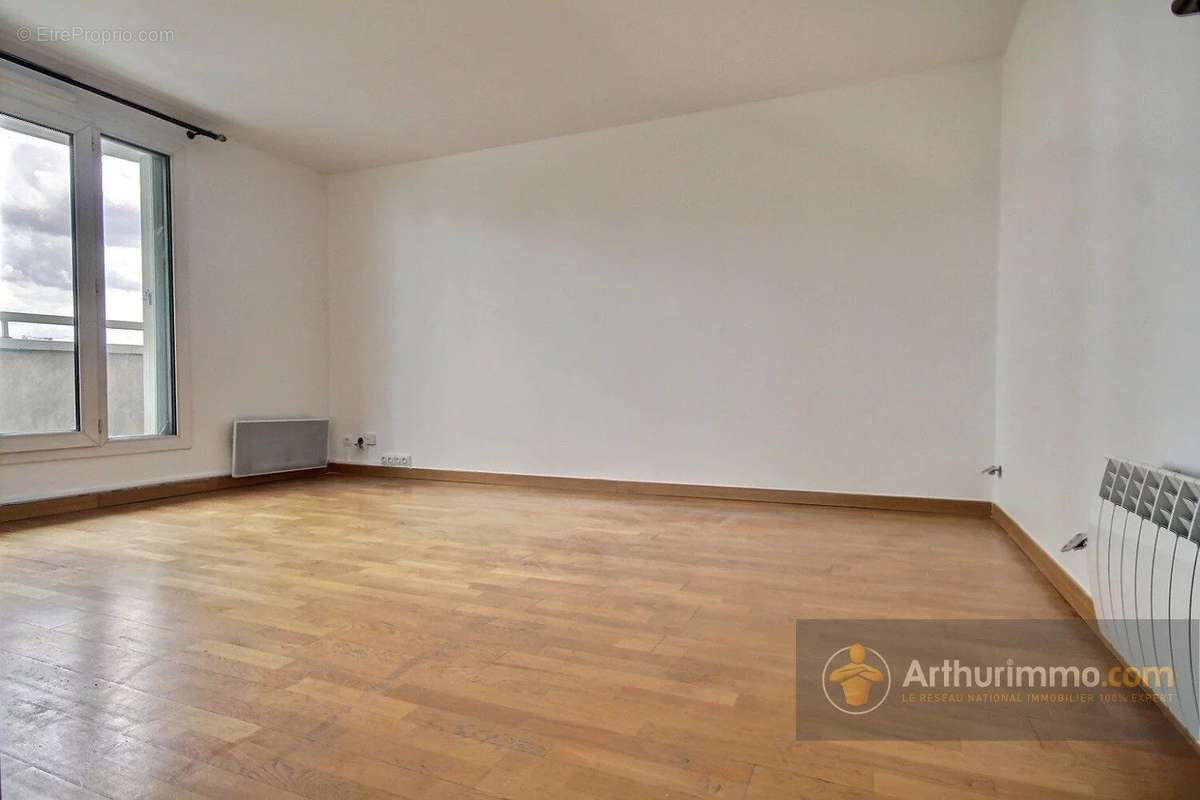 Appartement à CHARENTON-LE-PONT