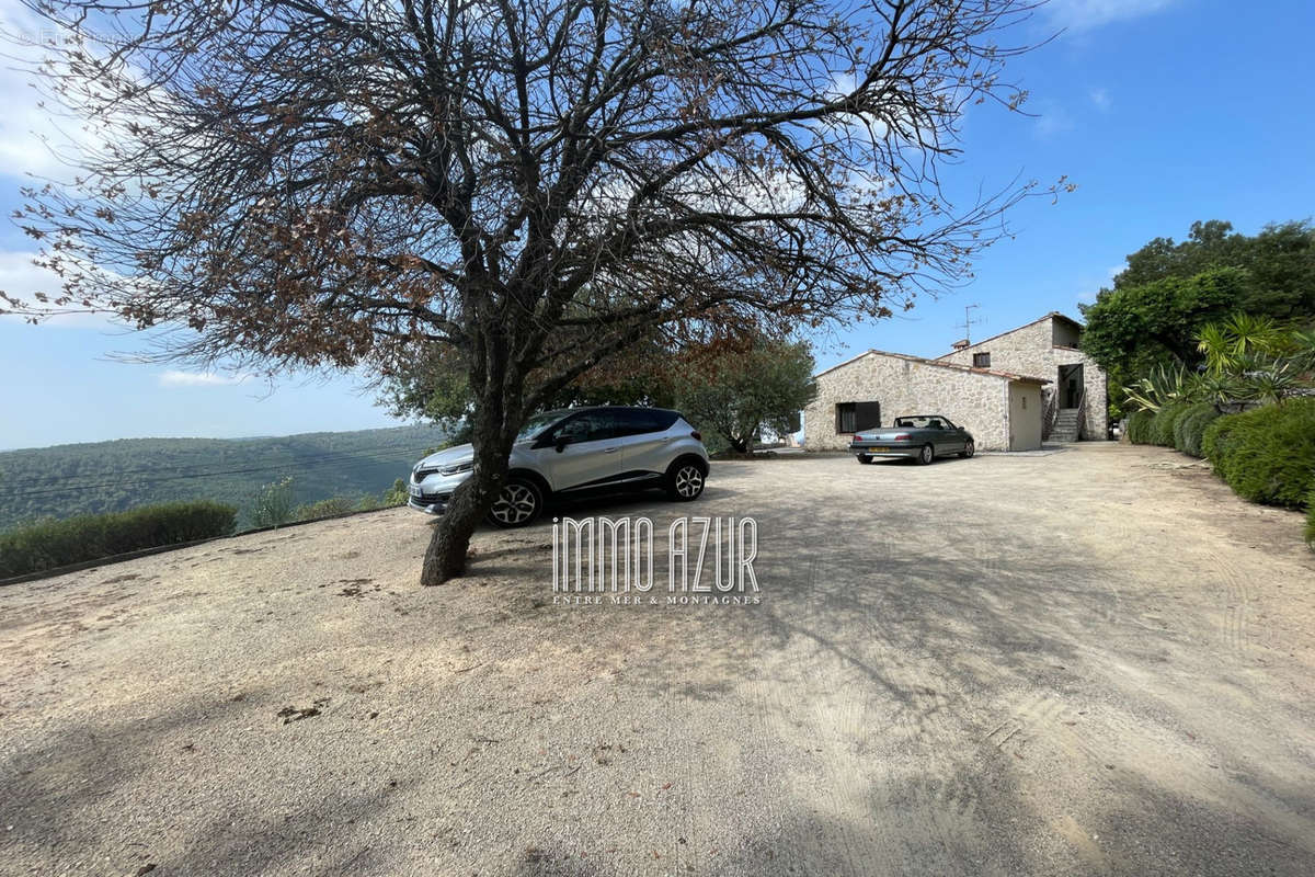 Maison à TOURRETTES-SUR-LOUP