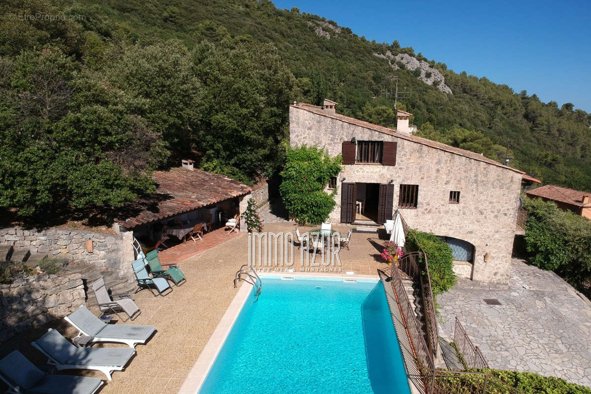 Maison à TOURRETTES-SUR-LOUP