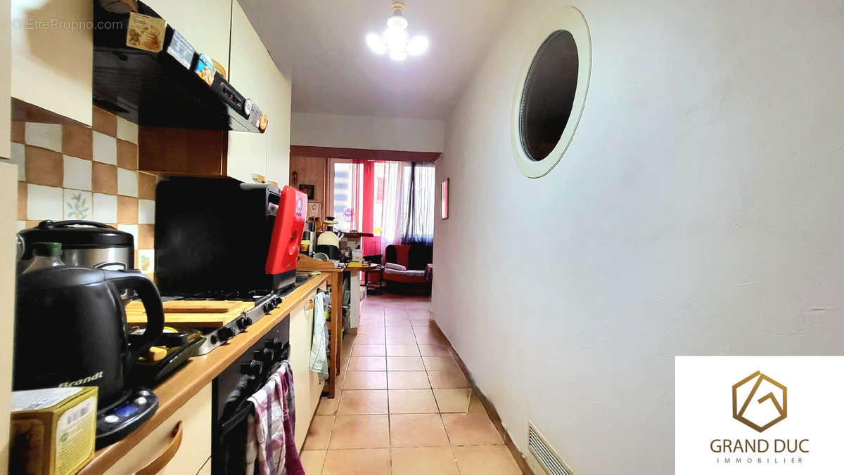 Appartement à MARSEILLE-1E