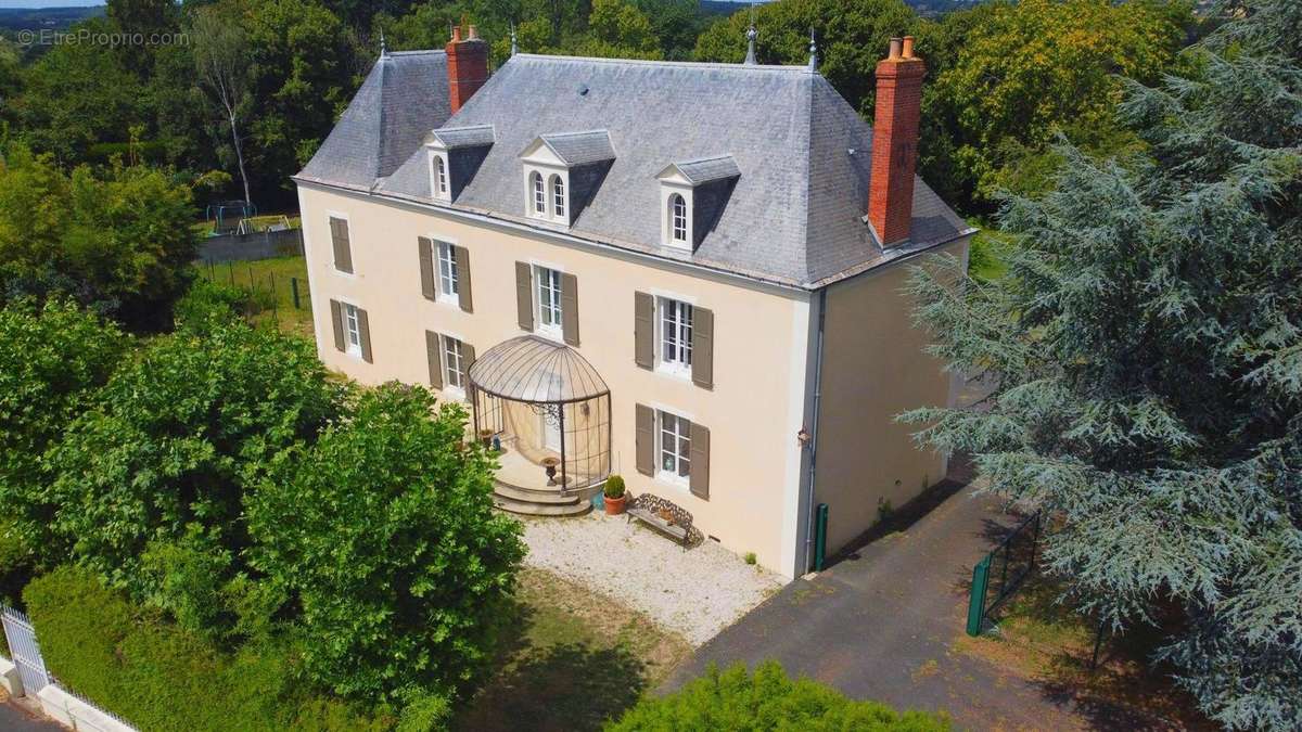 Façade - Autre à SCEAUX-SUR-HUISNE