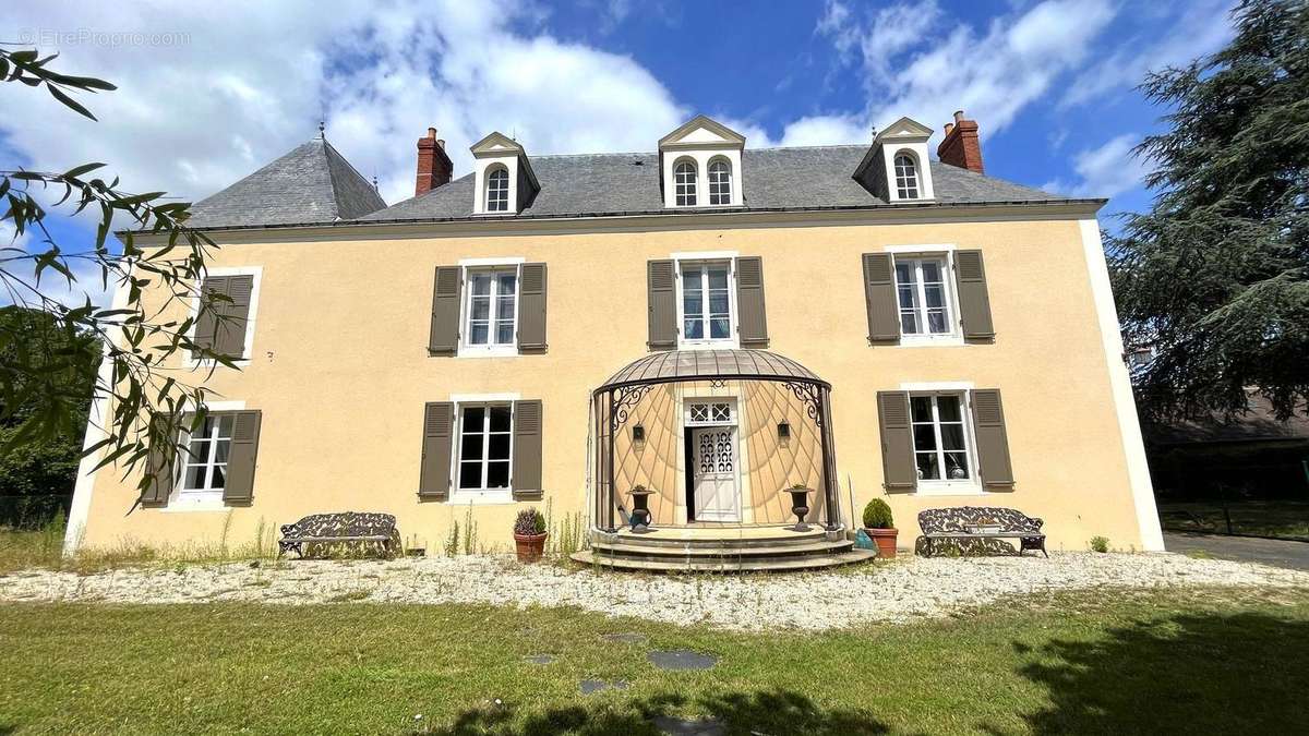 Façade - Autre à SCEAUX-SUR-HUISNE