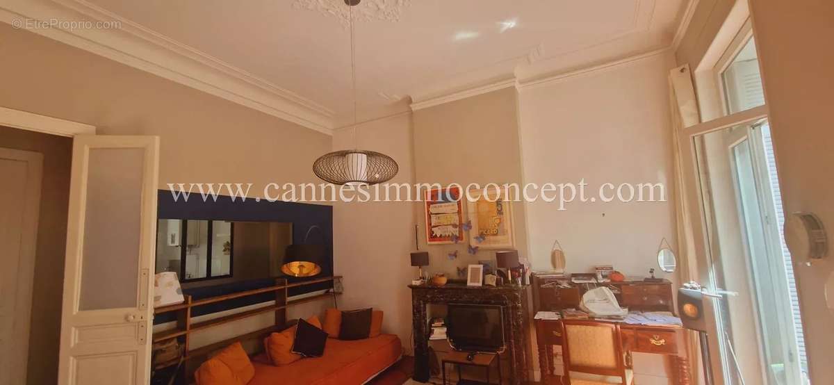 Appartement à MARSEILLE-1E