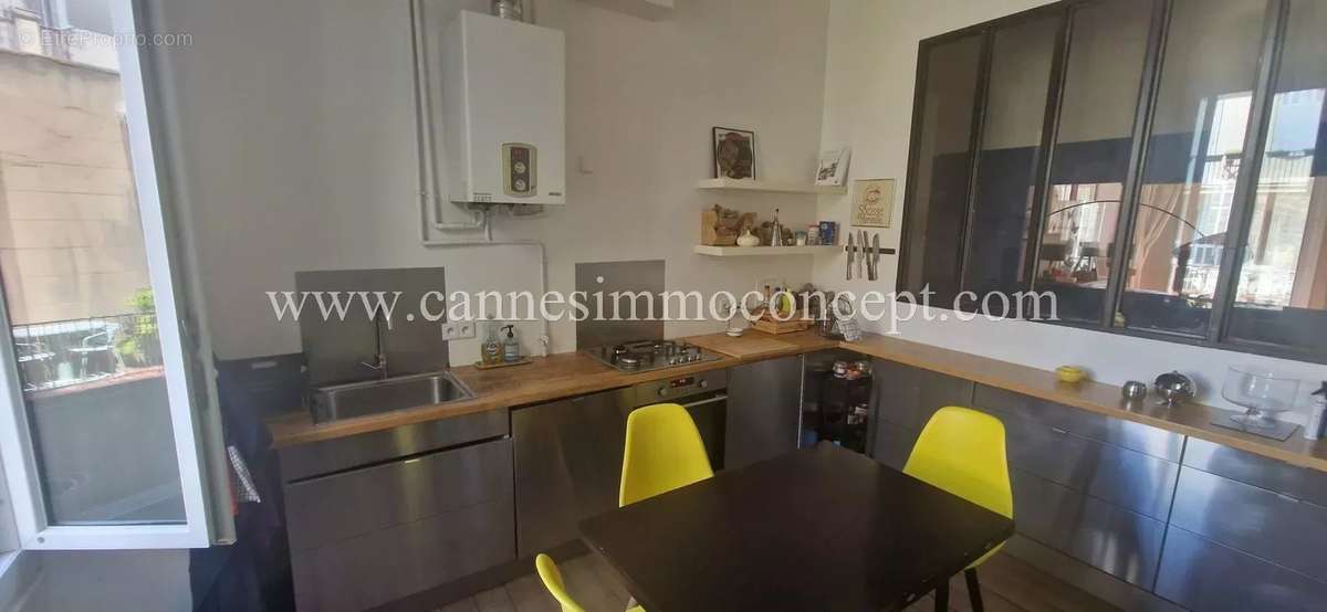 Appartement à MARSEILLE-1E