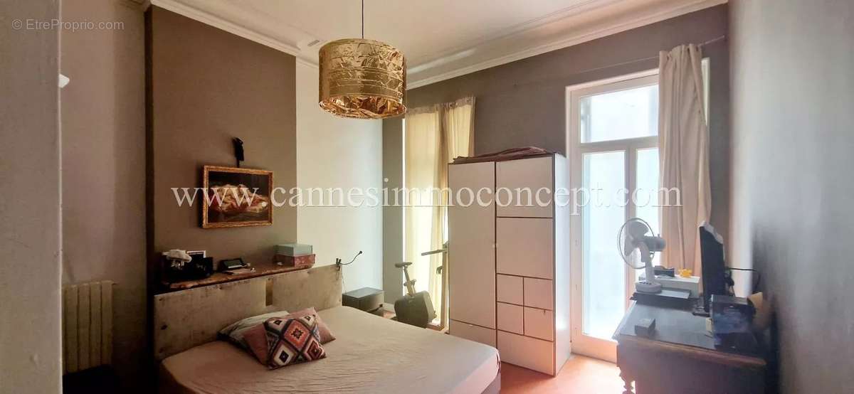 Appartement à MARSEILLE-1E