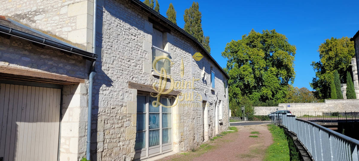 Maison à CHAMPIGNY-SUR-VEUDE