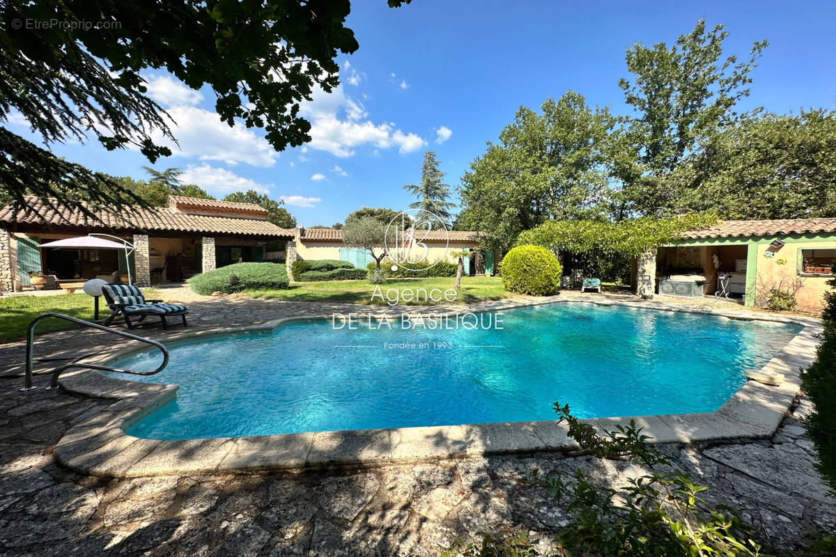 Maison à SAINT-MAXIMIN-LA-SAINTE-BAUME