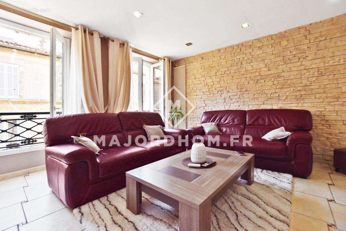 Appartement à MARSEILLE-2E