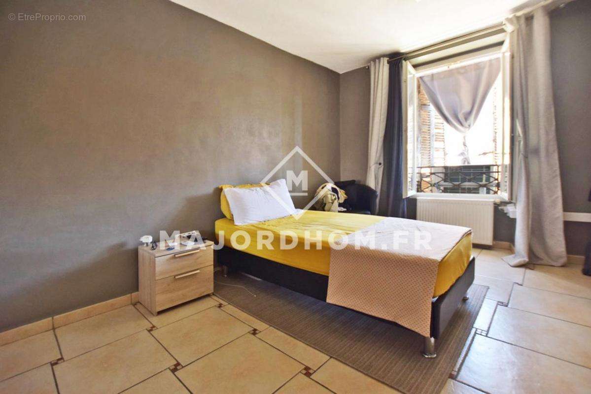 Appartement à MARSEILLE-2E