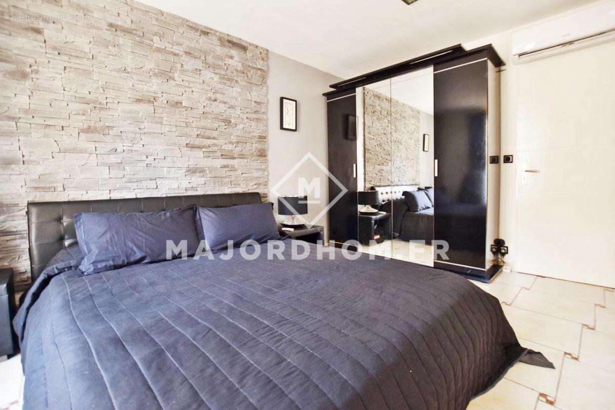 Appartement à MARSEILLE-2E