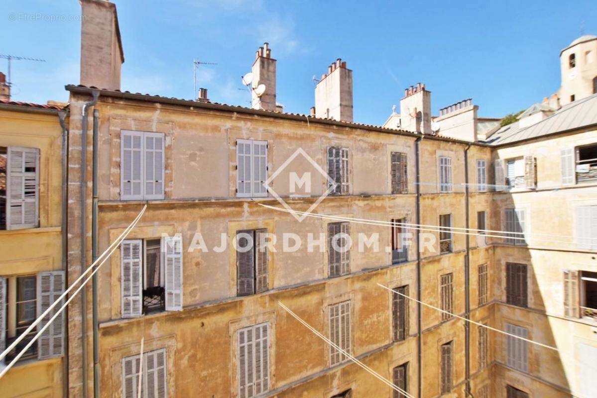 Appartement à MARSEILLE-2E