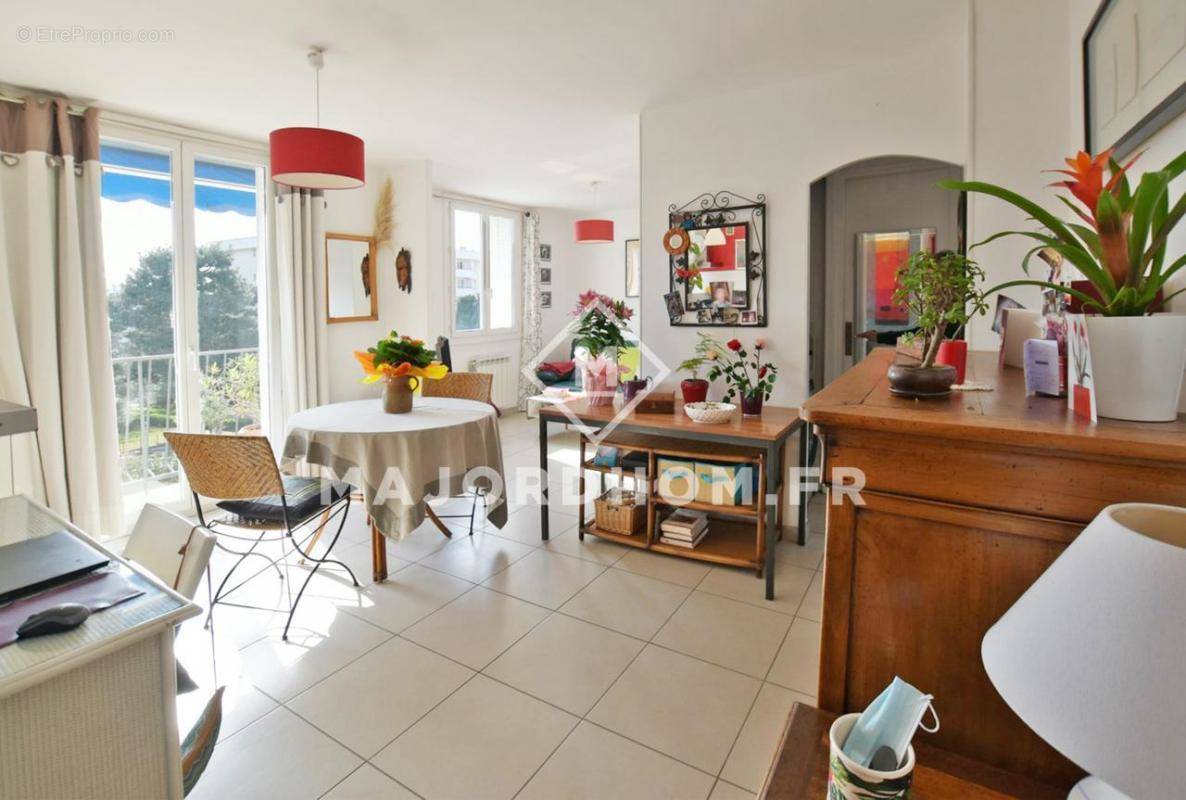 Appartement à MARSEILLE-9E