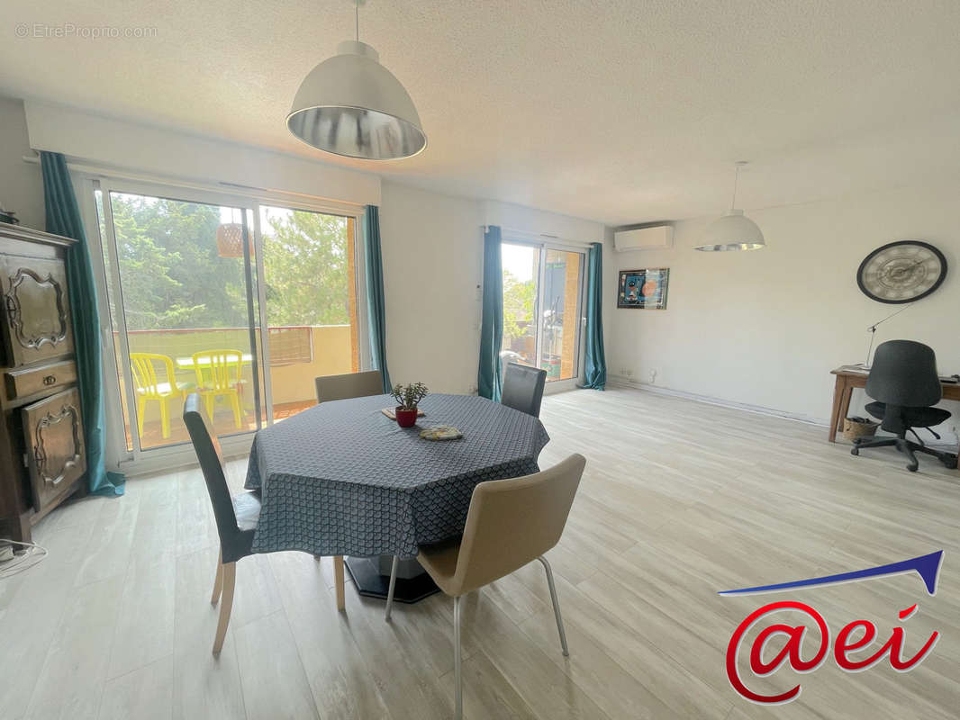 Appartement à SIX-FOURS-LES-PLAGES