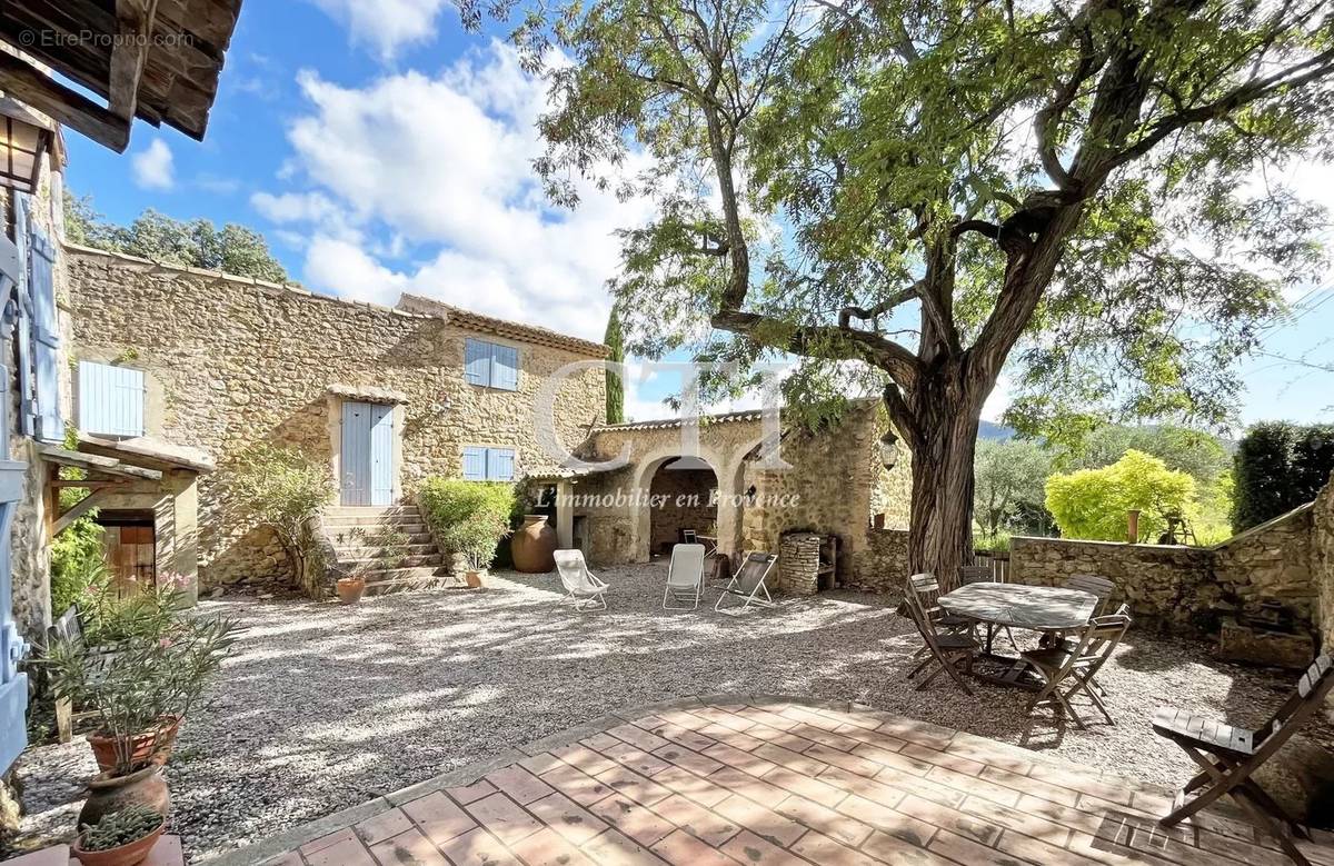 Maison à VAISON-LA-ROMAINE