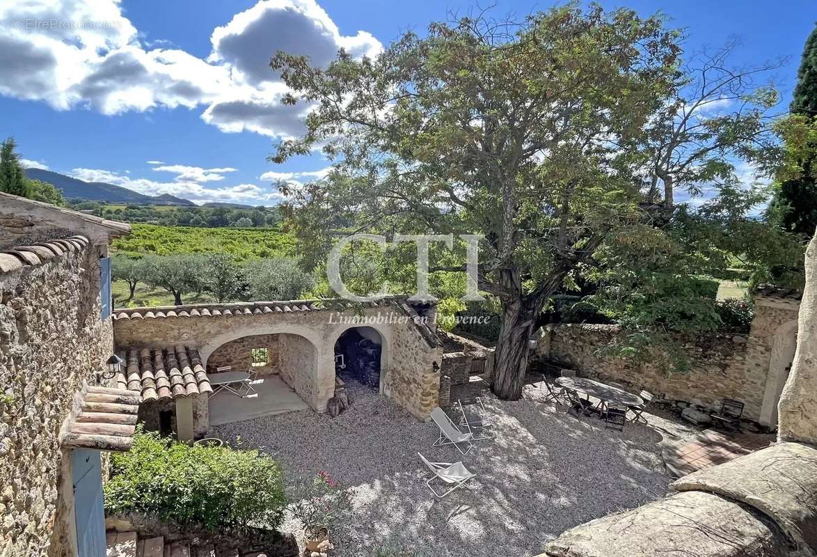 Maison à VAISON-LA-ROMAINE