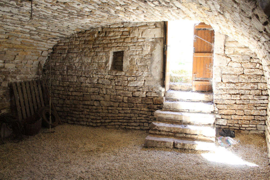 Maison à POILLY-SUR-SEREIN