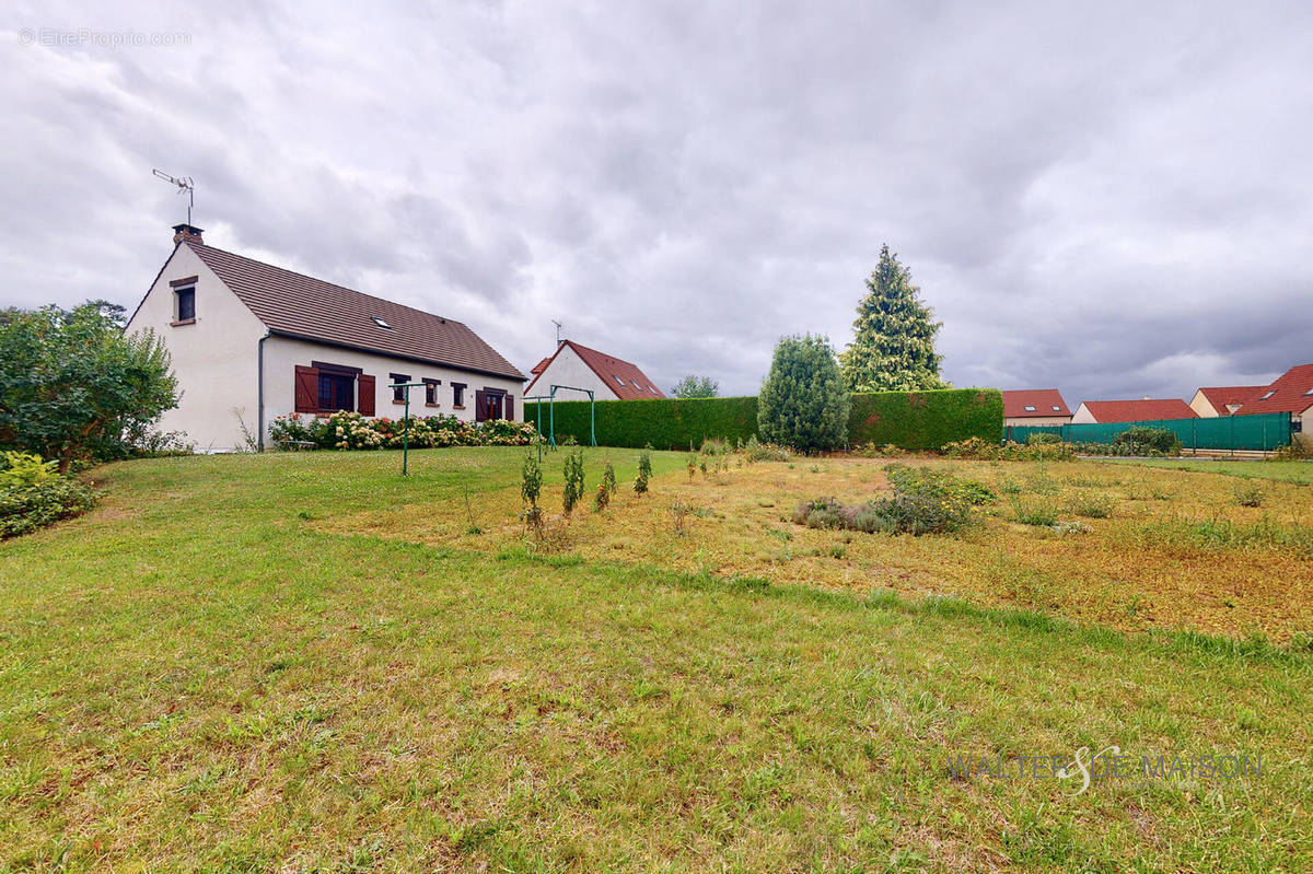 Maison à LA BROSSE-MONTCEAUX