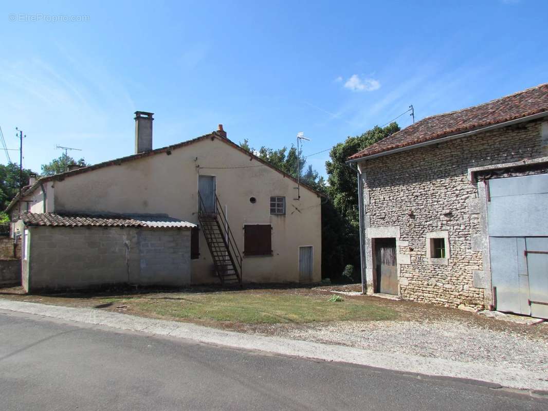 Maison à RUFFEC