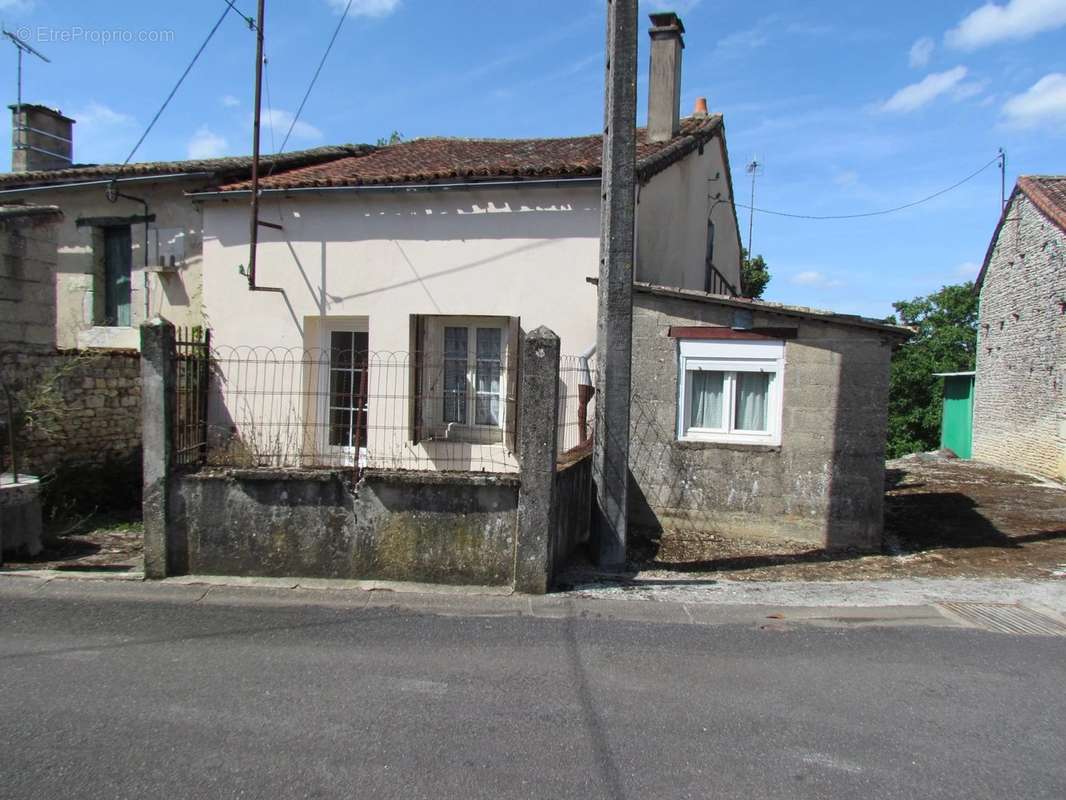 Maison à RUFFEC