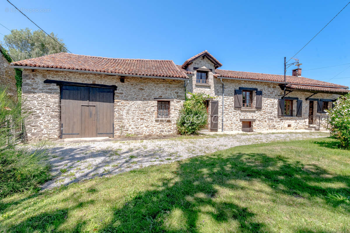 Maison à LINARDS