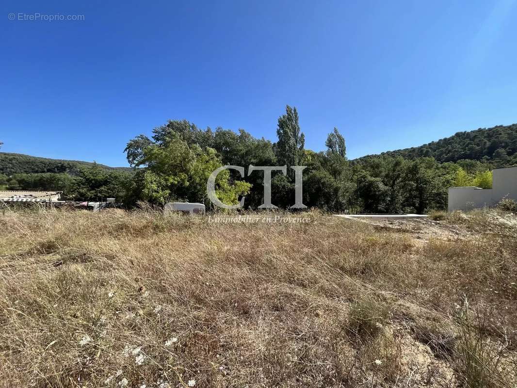 Terrain à VAISON-LA-ROMAINE