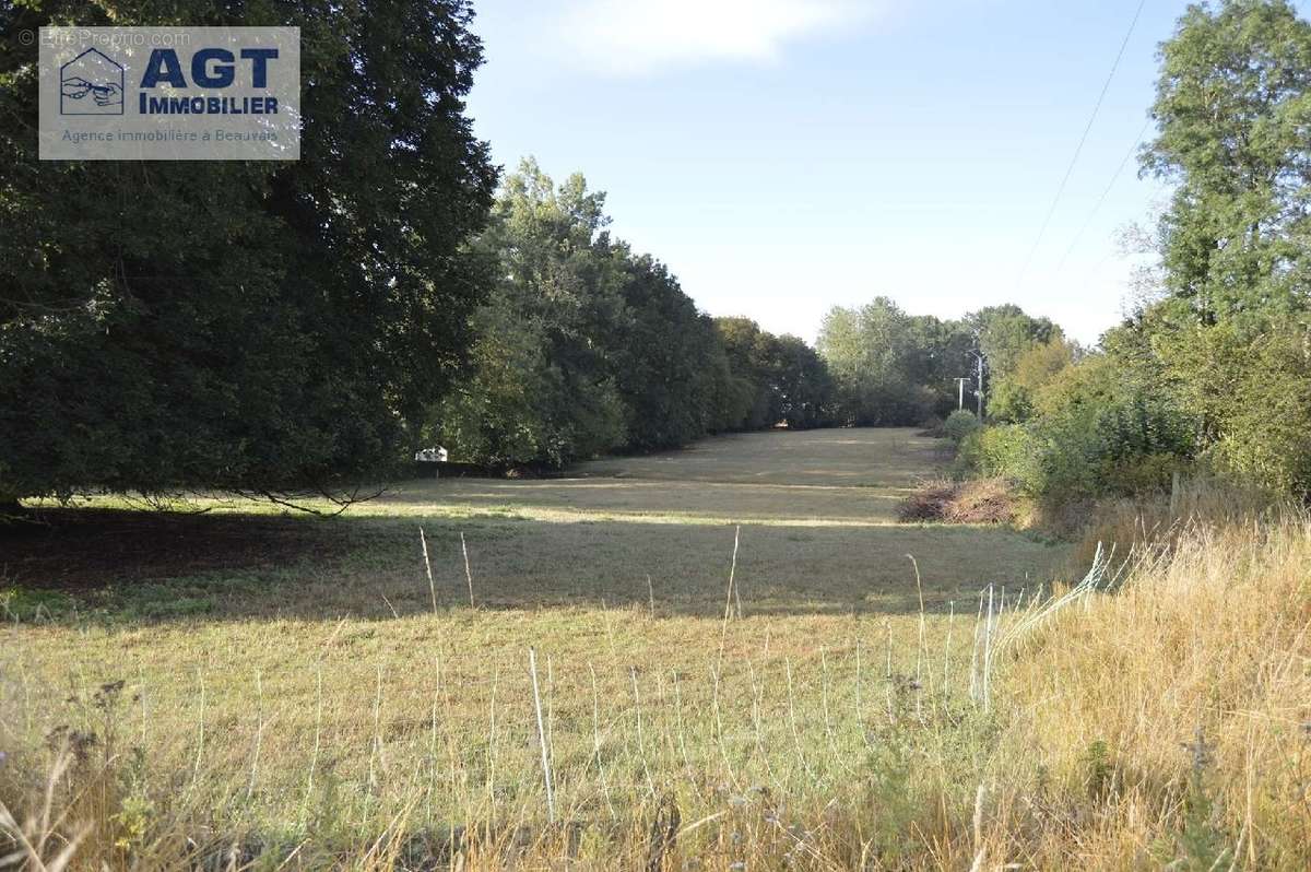 Terrain à FROISSY